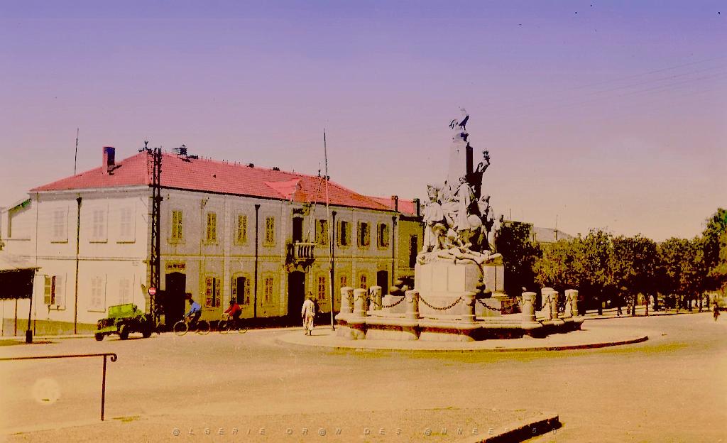 Marnia 500- Mairie et Monument.jpg